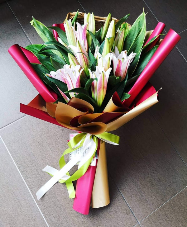 Classic Lily Bouquet